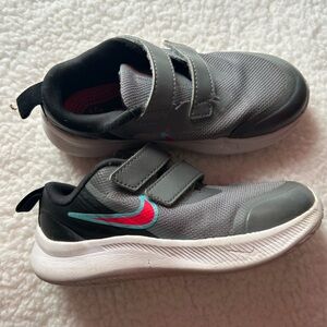 Nike Kids Gray Sneakers with Teal & Pink Swoosh boys size 10 child